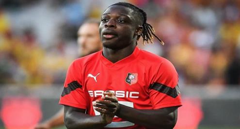 لتعويض محرز.. مانشستر سيتي يستهدف جيريمي دوكو لاعب أندرلخت